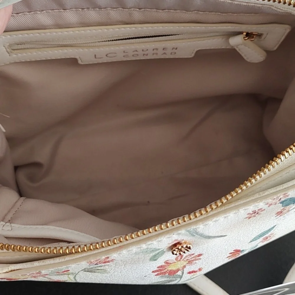 Lauren Conrad Flowered Crossbody - Picture 6 of 8